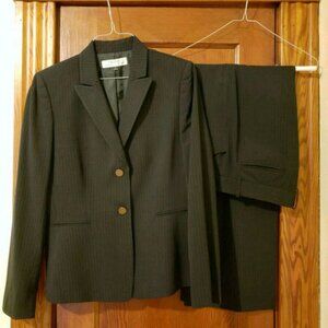 Womans Business Suits Size 10